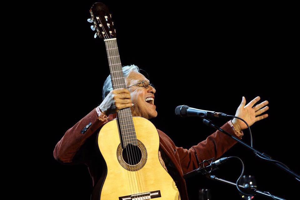 Caetano Veloso canta em Belém