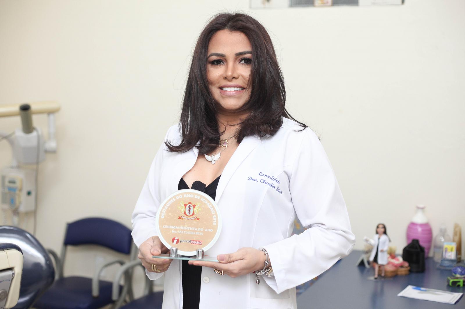 Dra Ana Claudia Silva - Cirurgiã Dentista do Ano de Icoaraci