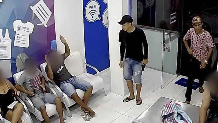  Clientes de lavanderia são assaltados por trio em Icoaraci 