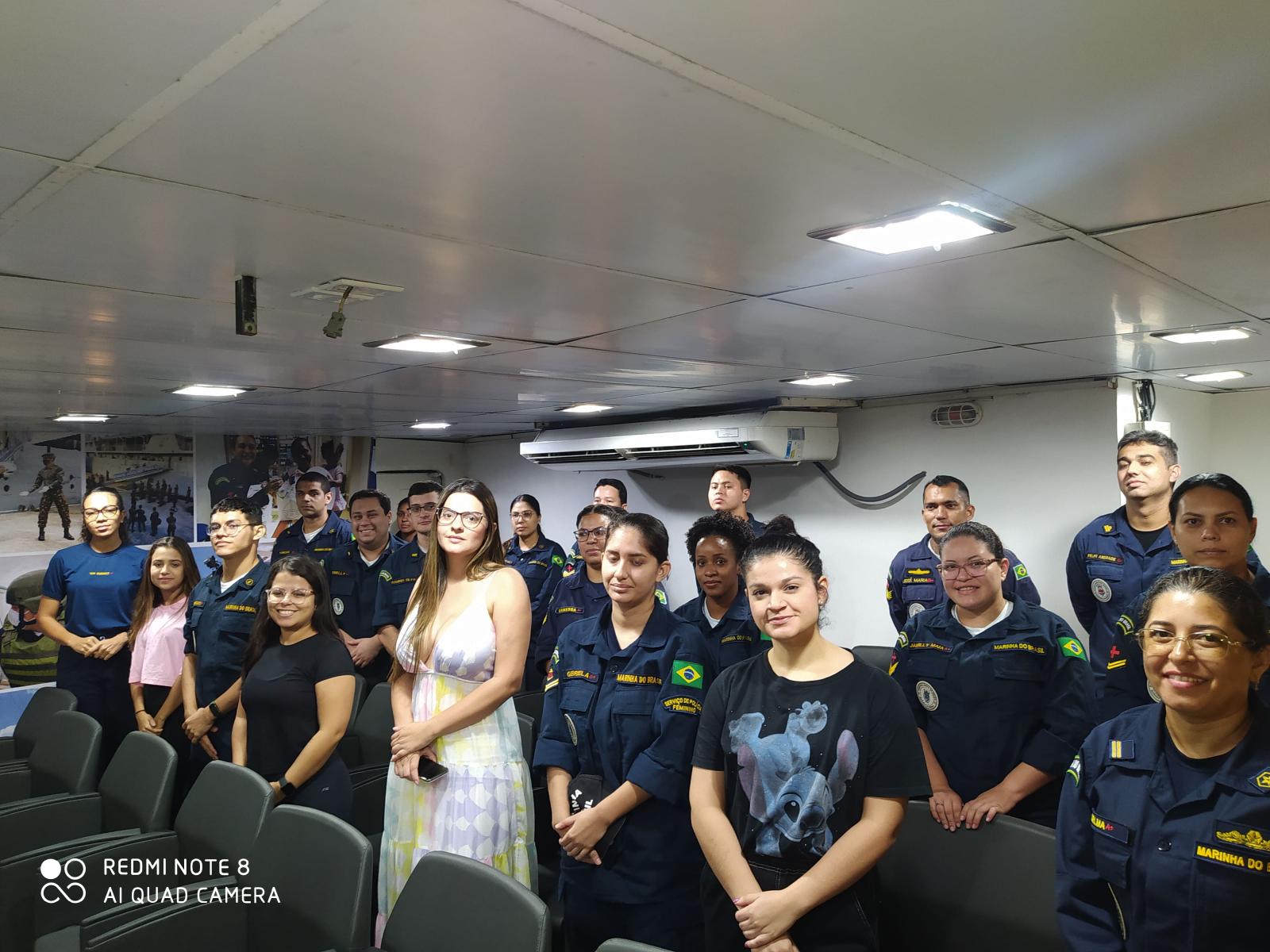 Ação social: navio da Marinha já no trapiche de Icoaraci 