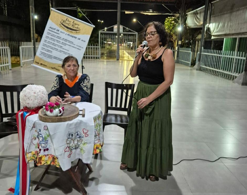 Concorrida noite de autógrafo de Auda Piani Concorrida noite de autógrafo de Auda Piani