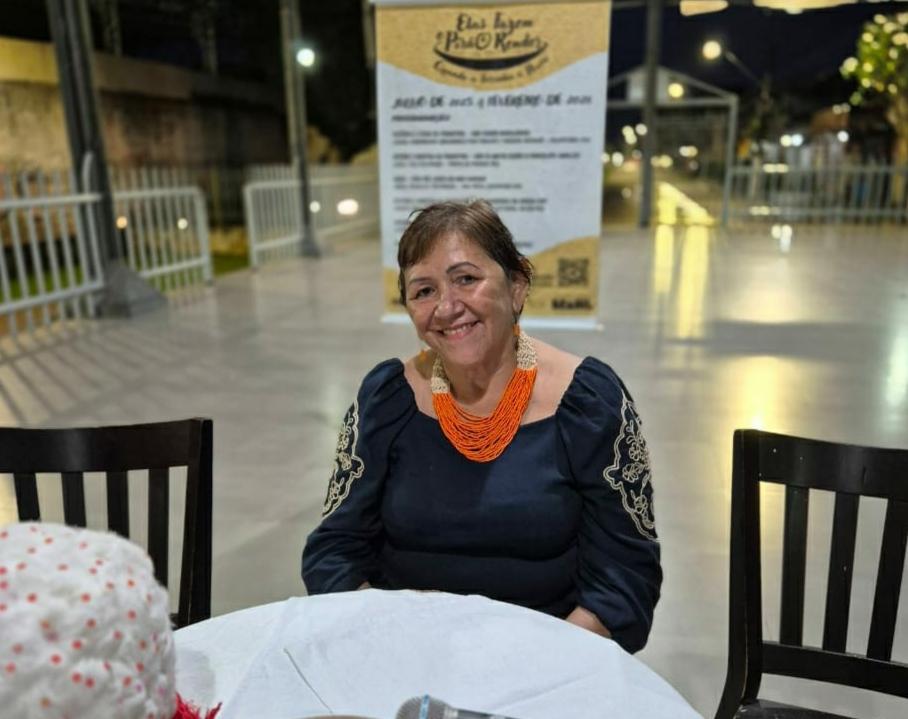 Concorrida noite de autógrafo de Auda Piani